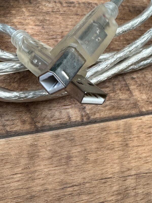 Type 2.0 USB-A to USB-B white plug